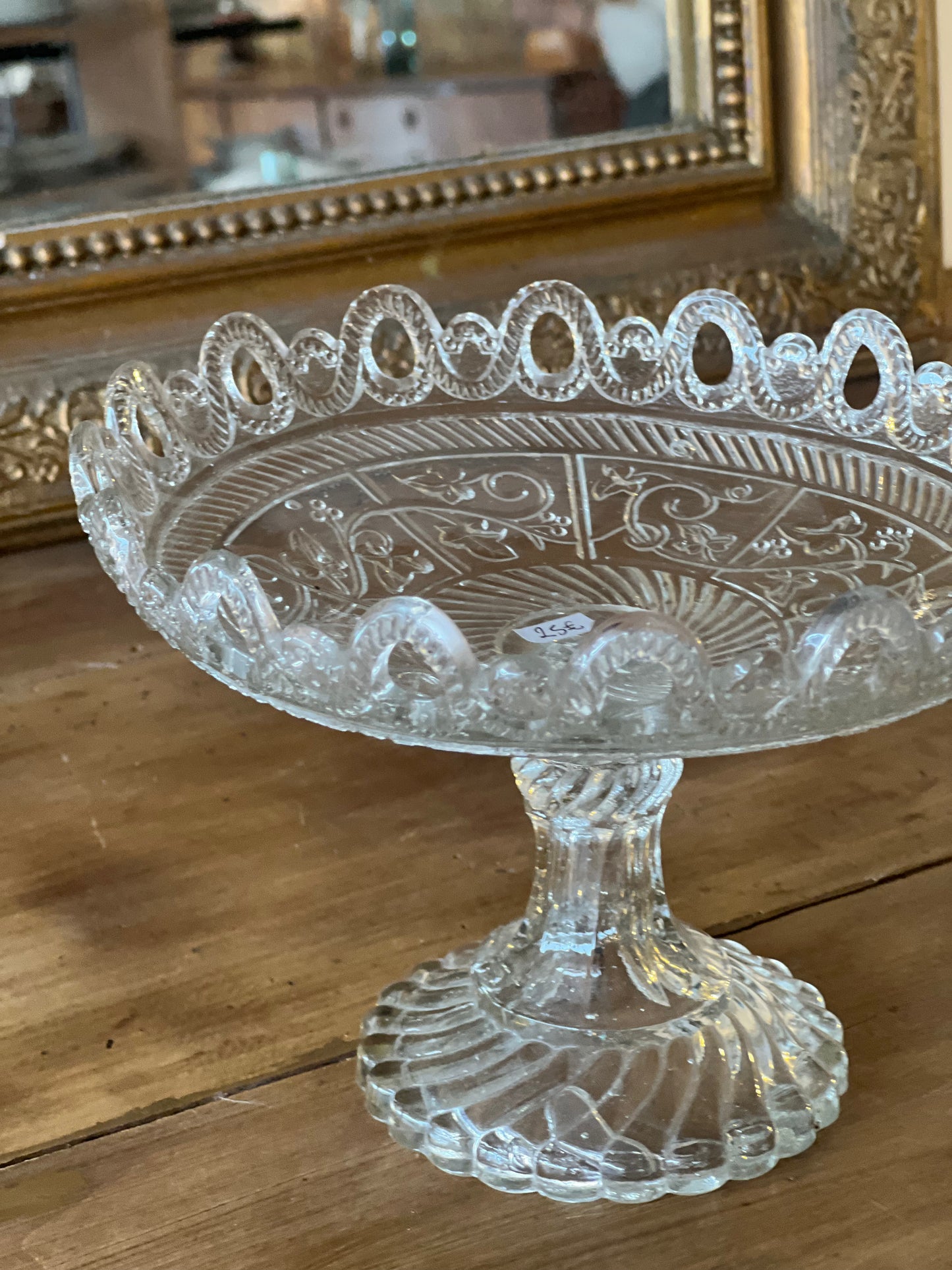 Compotier haut en verre, parfait état.