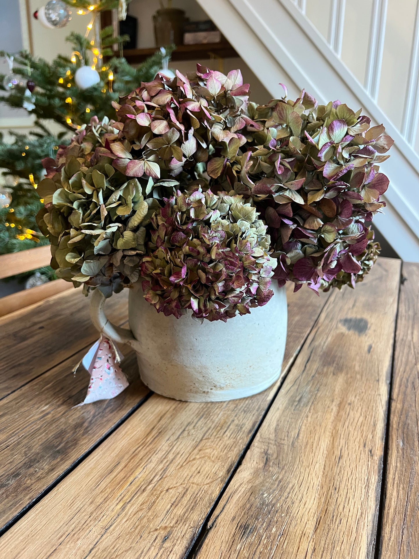 Pot en terre, ancien pot à graisse, à utiliser comme décoration ou comme vase.