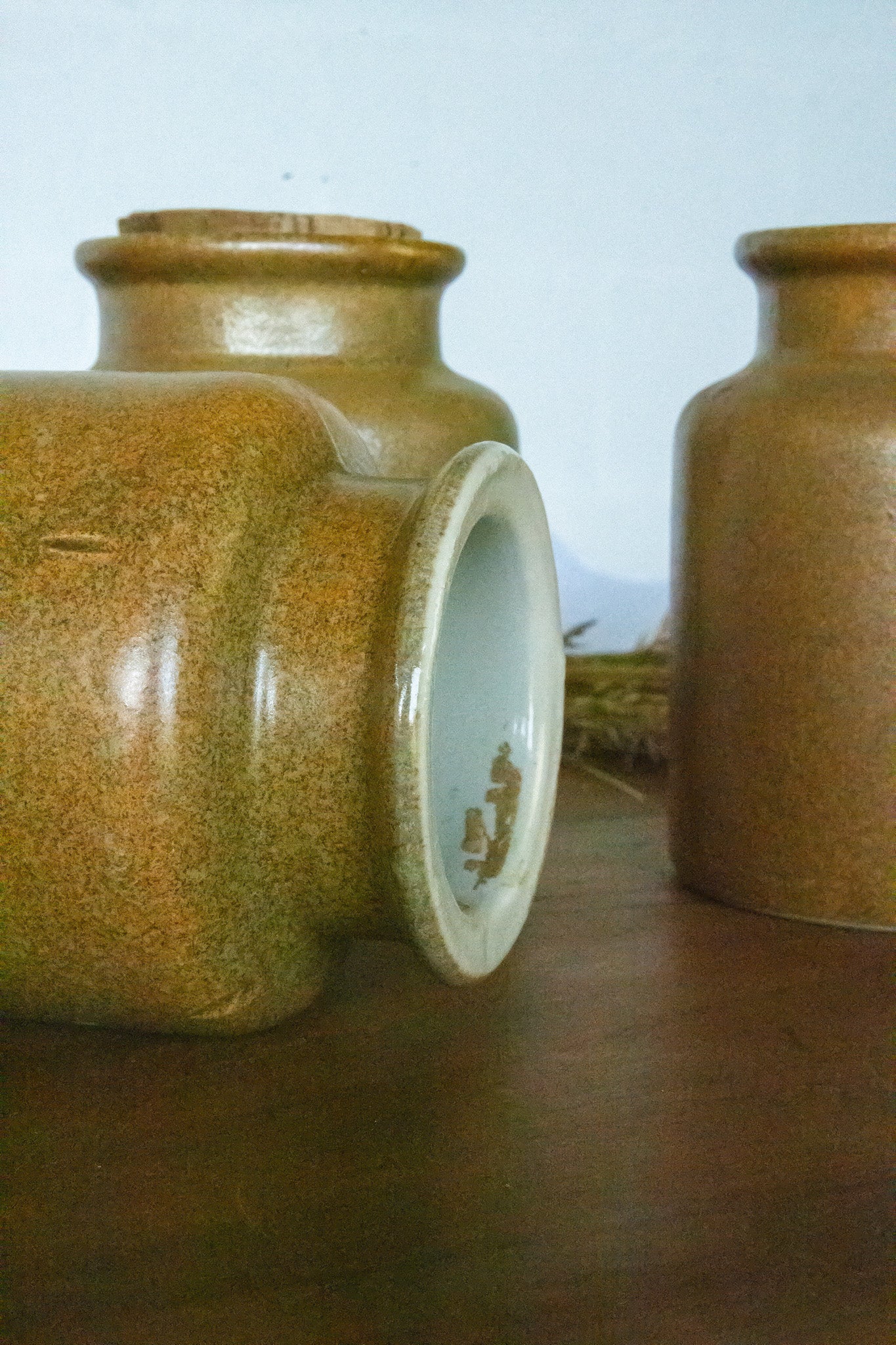 Pots à moutarde en grés