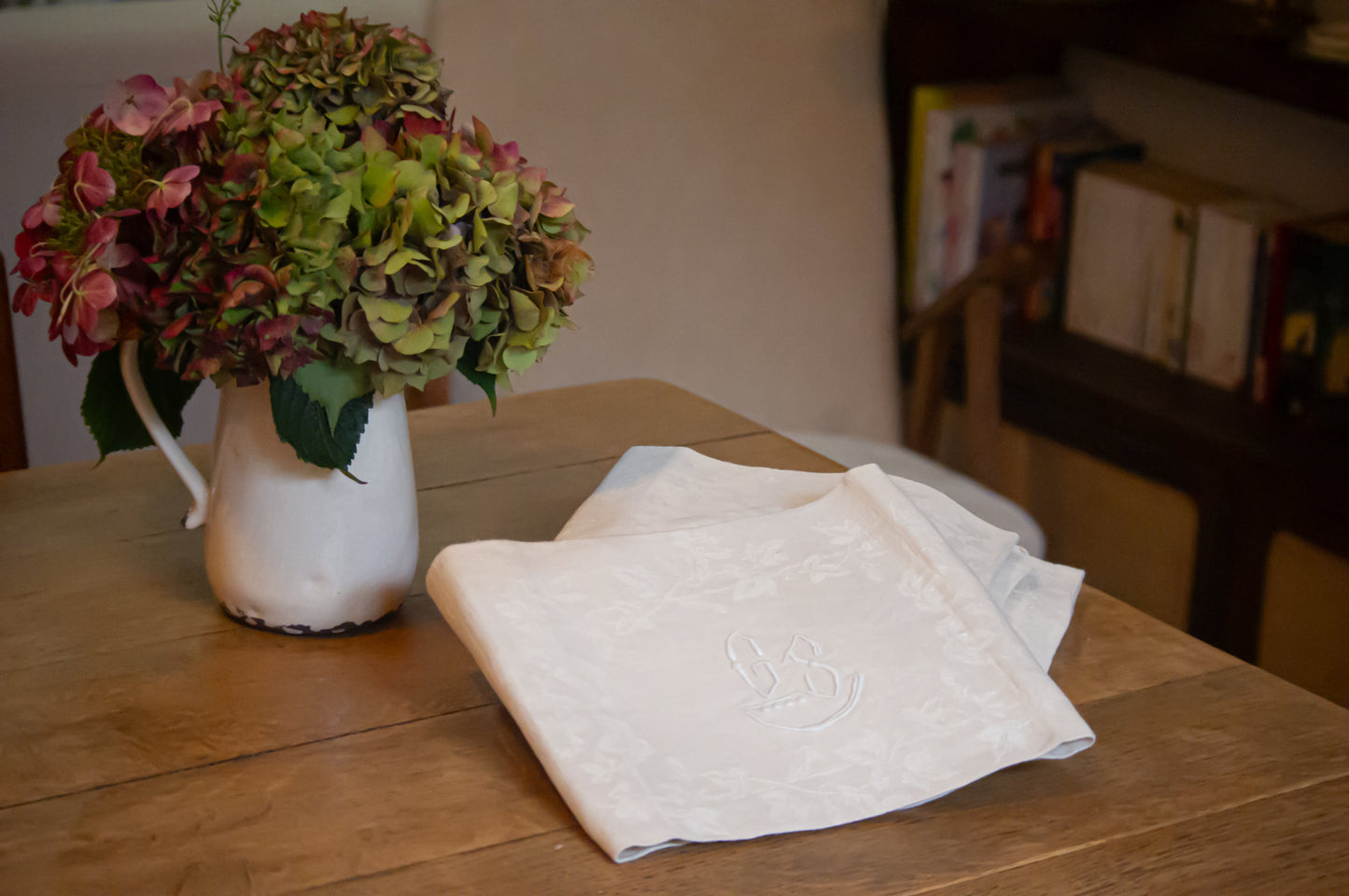 7 serviettes de table avec monogramme GS, très grandes, parfait état.