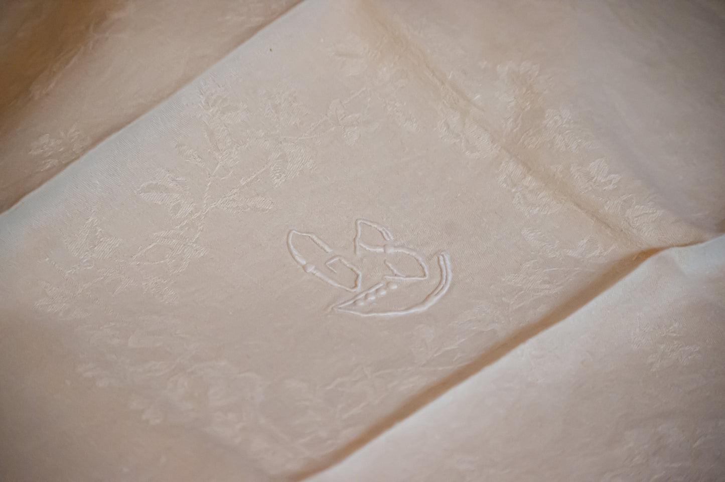 7 serviettes de table avec monogramme GS, très grandes, parfait état.