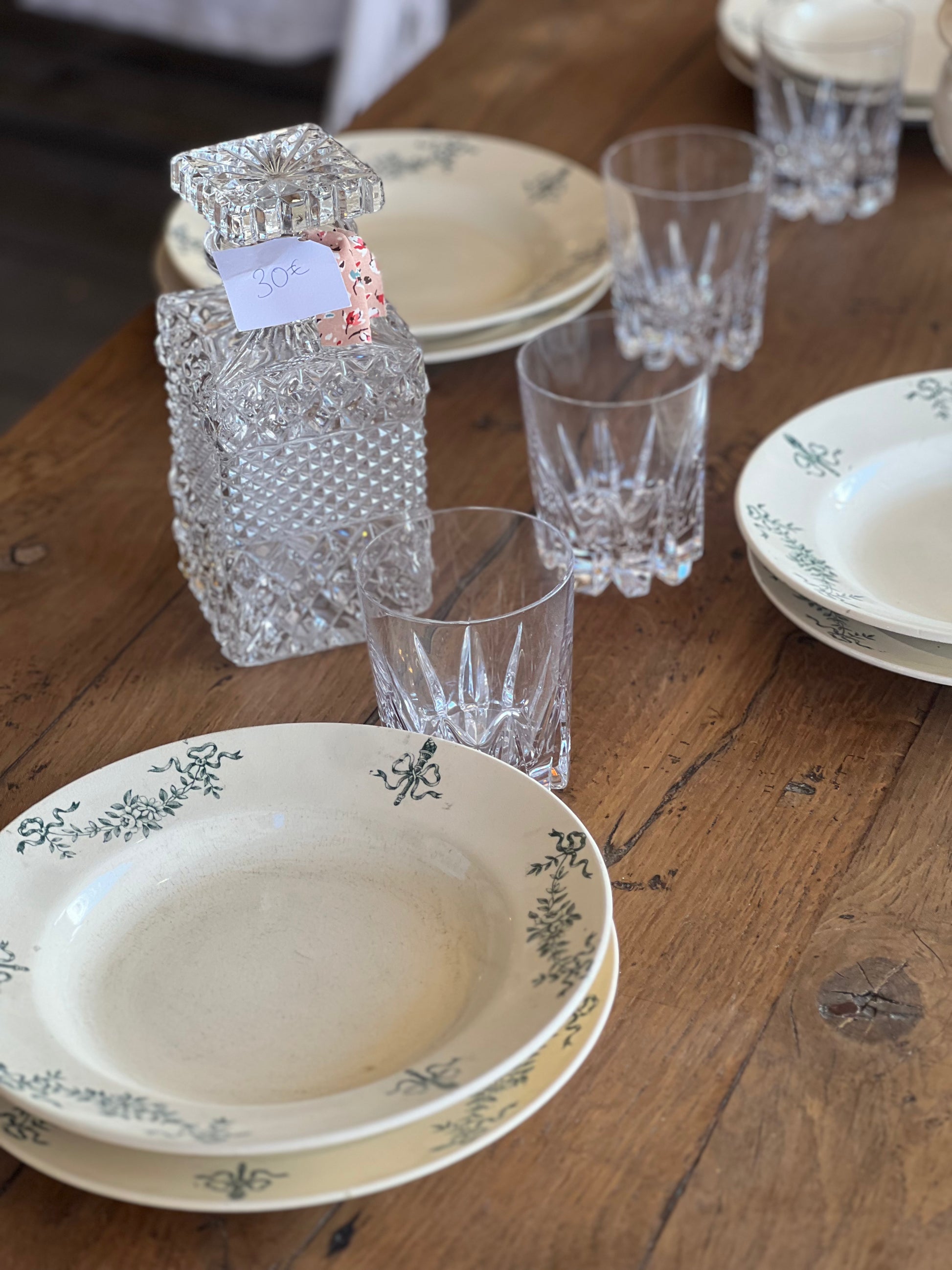 8 assiettes Longchamp, modèle Sapho, 4 plates et 4 à soupe, en parfait état.&nbsp;