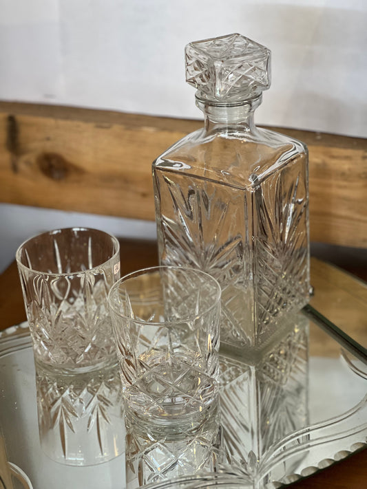 Carafe à whisky et 2 verres, parfait état.