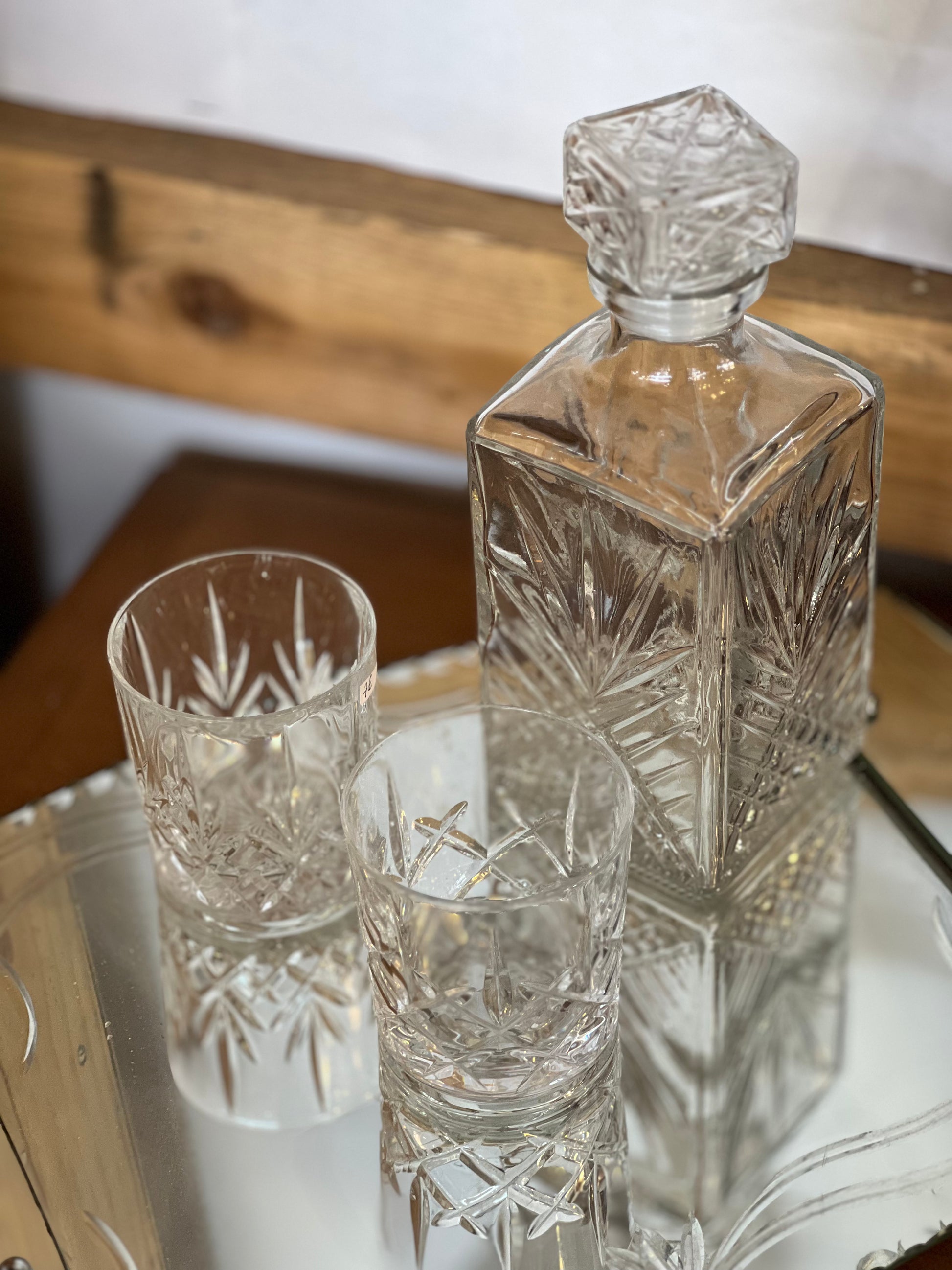 Carafe à whisky et 2 verres, parfait état.