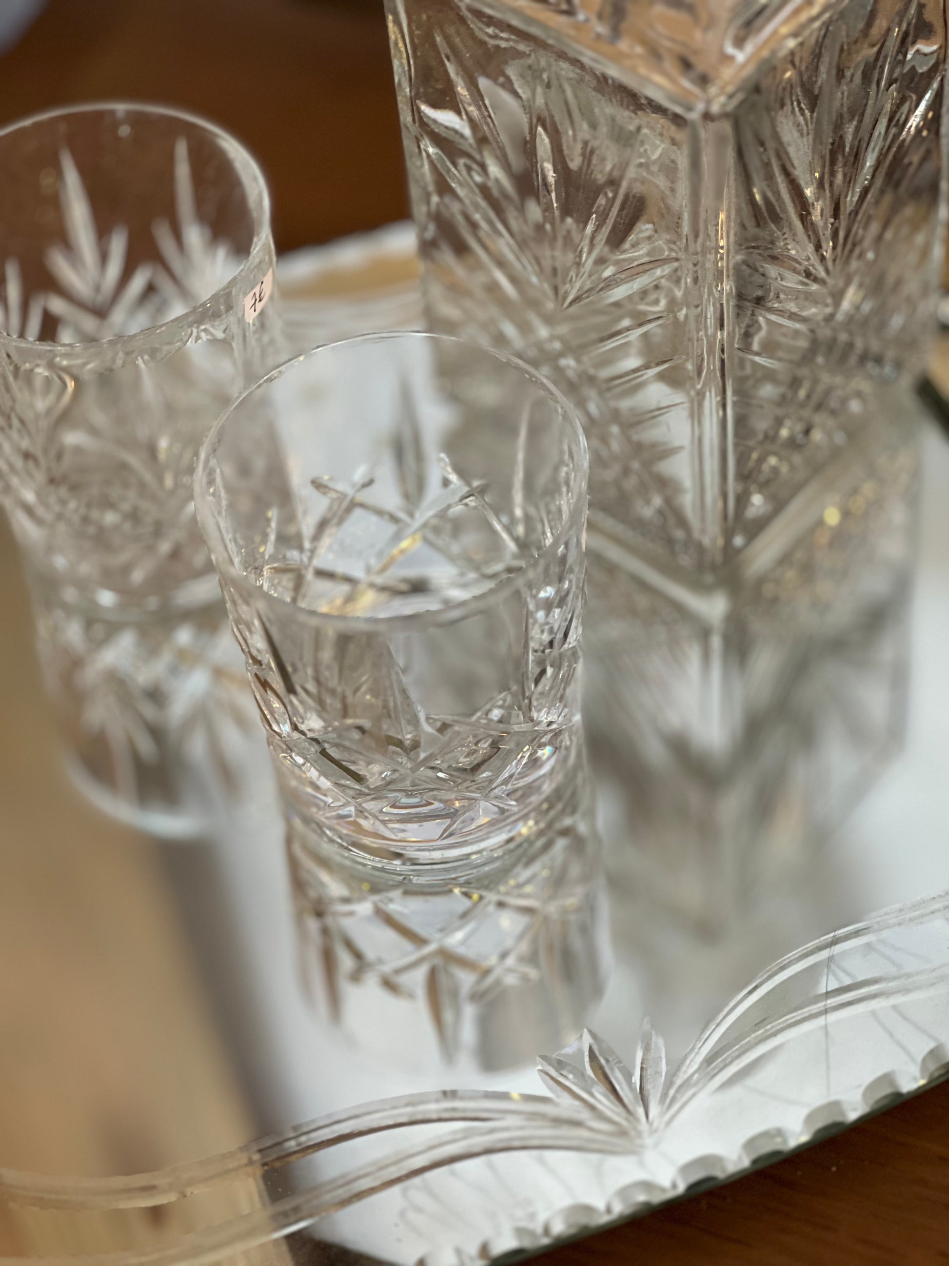 Carafe à whisky et 2 verres, parfait état.