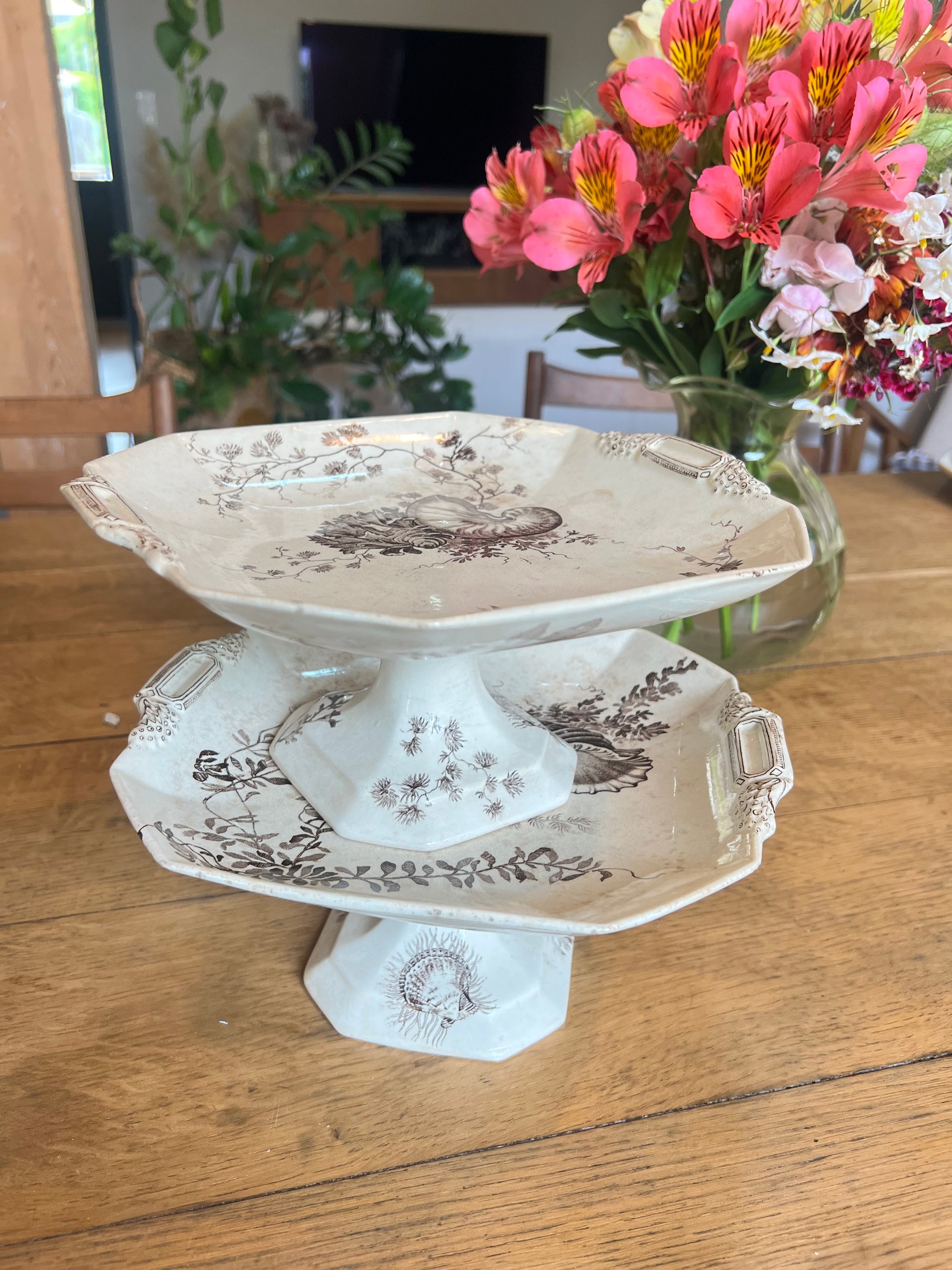 Deux compotiers Wedgwood, anglais, modèle Neptune, les deux sont en parfait état.