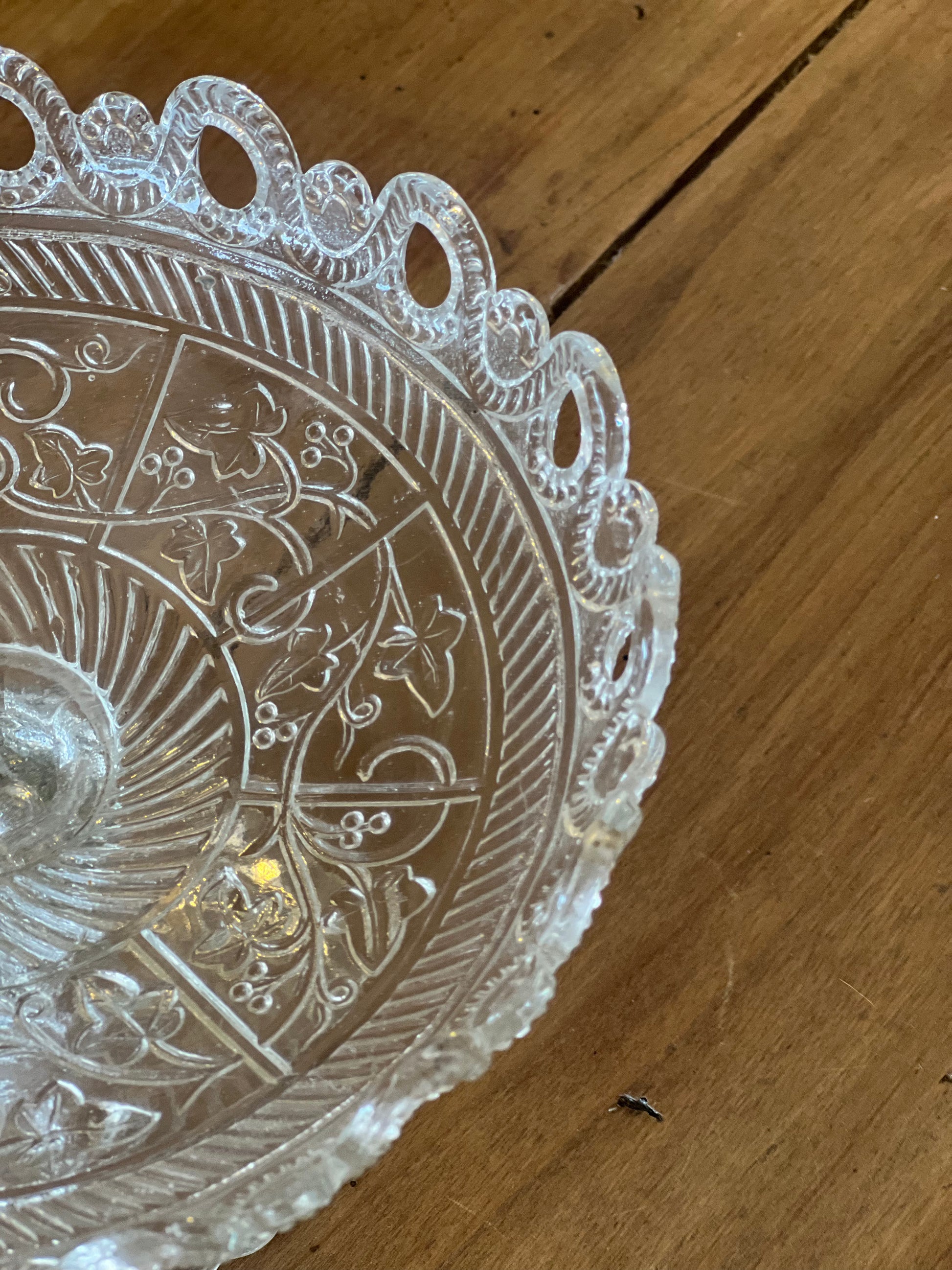 Compotier haut en verre, parfait état.