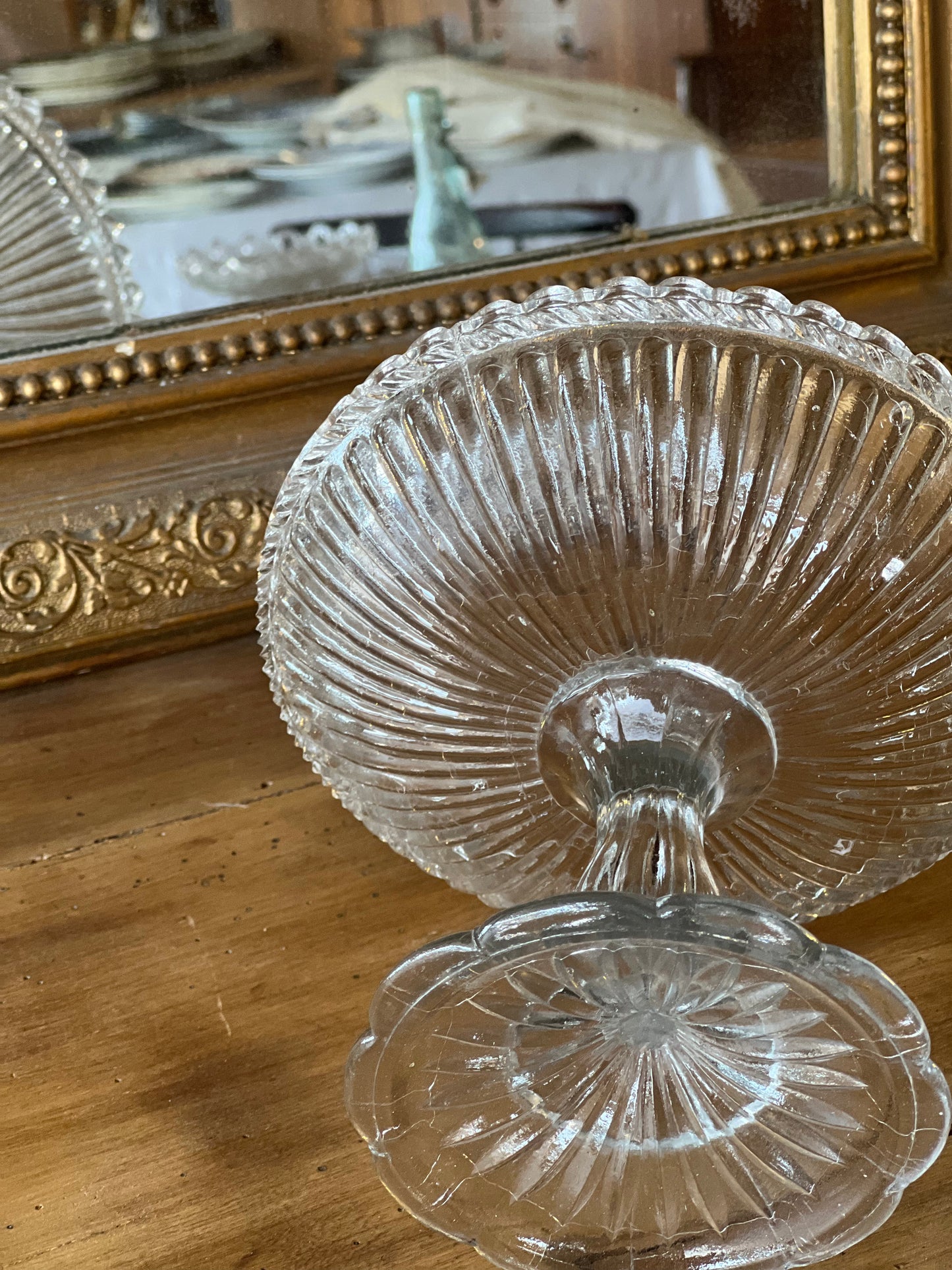 Compotier haut en verre, parfait état.