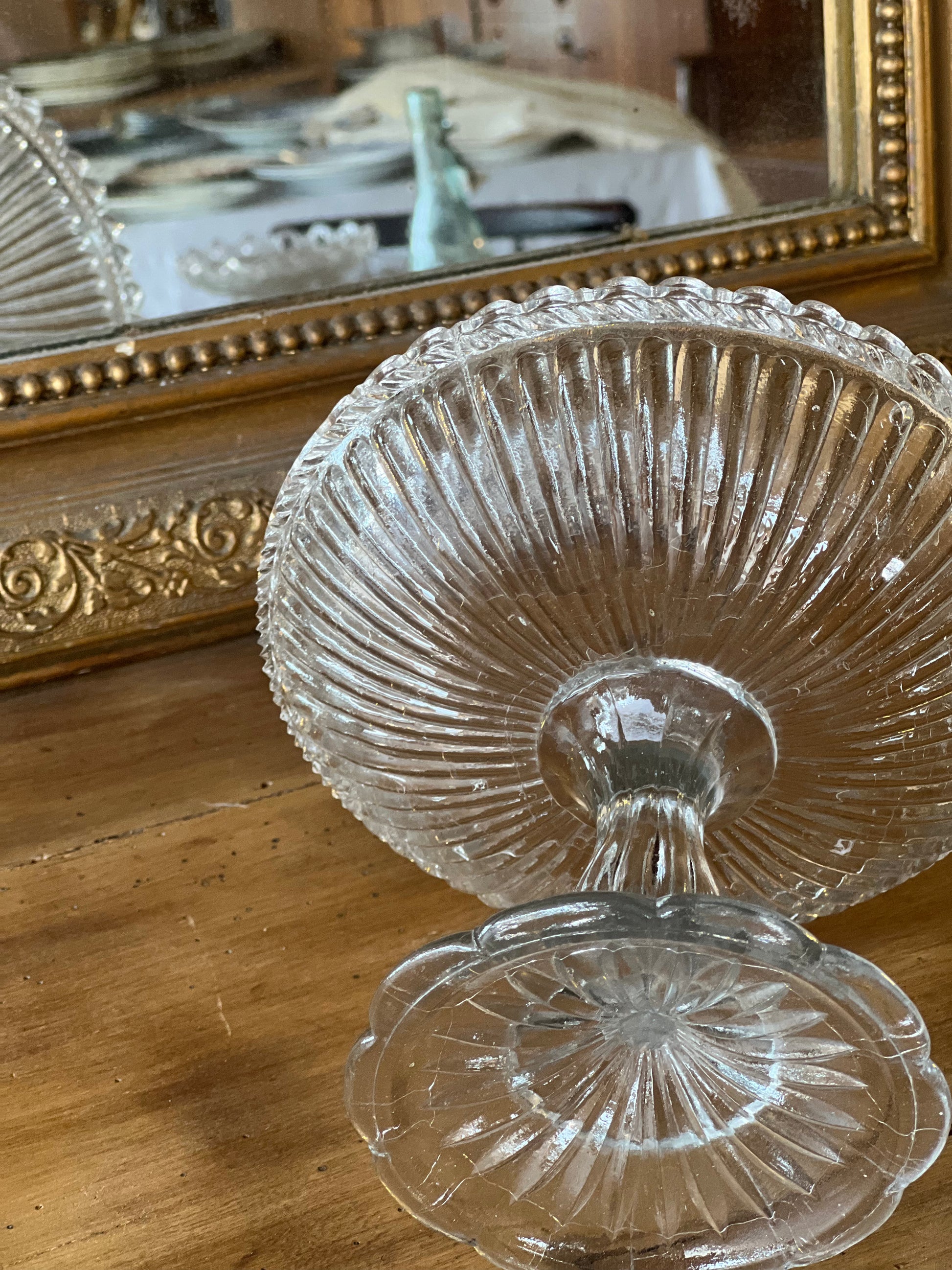 Compotier haut en verre, parfait état.