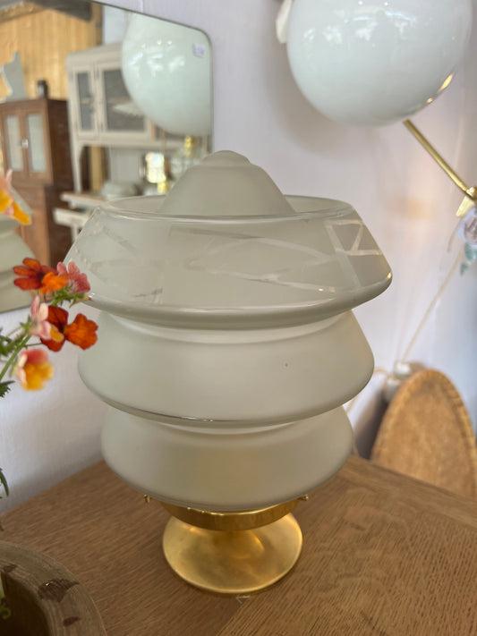 Lampe à poser, création unique, l'électricité est neuve, la verrerie art déco est chinée, la douille est une e27.