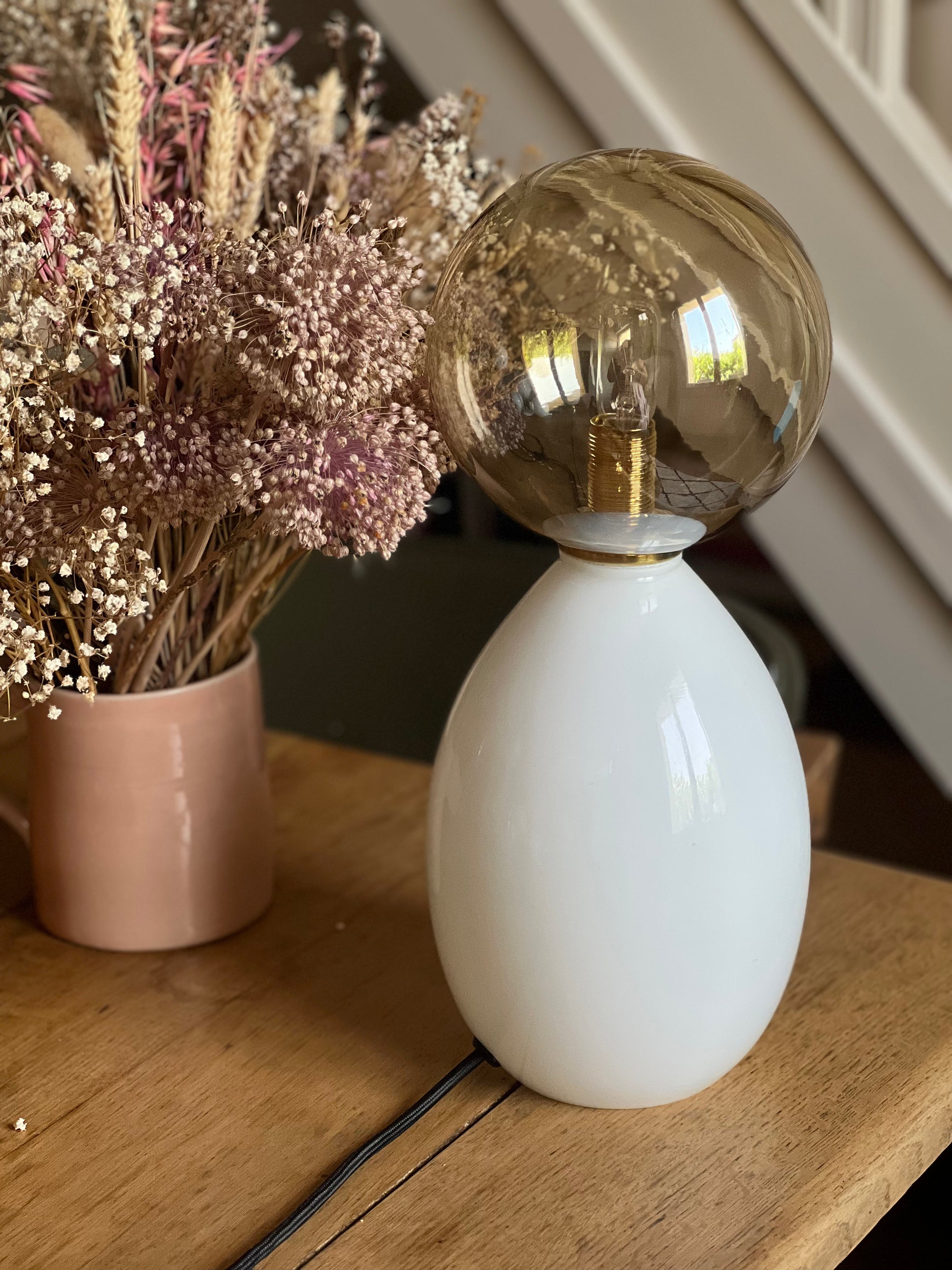 Lampe à poser, globes chinés, système électrique neuf.