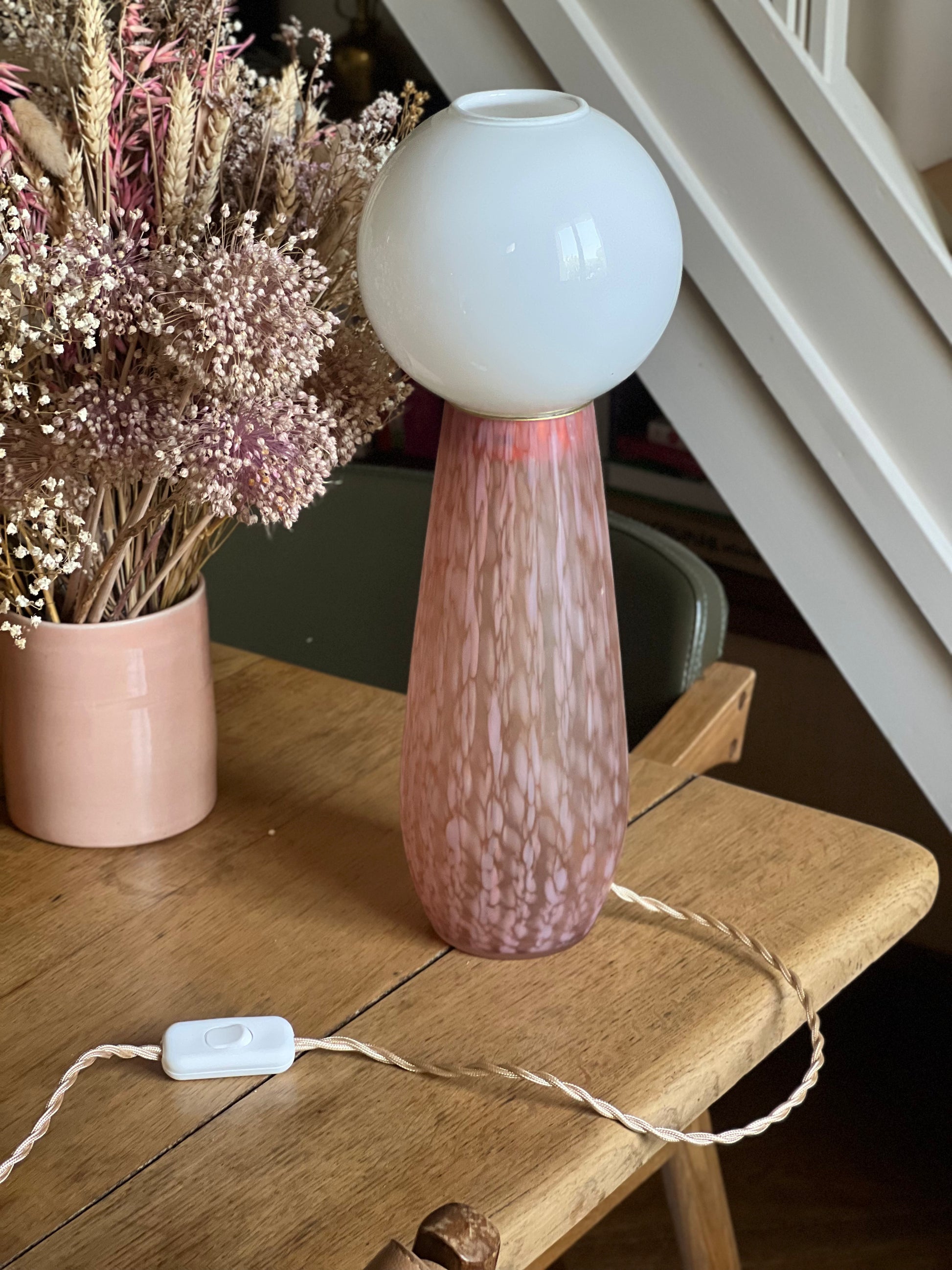 Lampe à poser, globes chinés, système électrique neuf.
