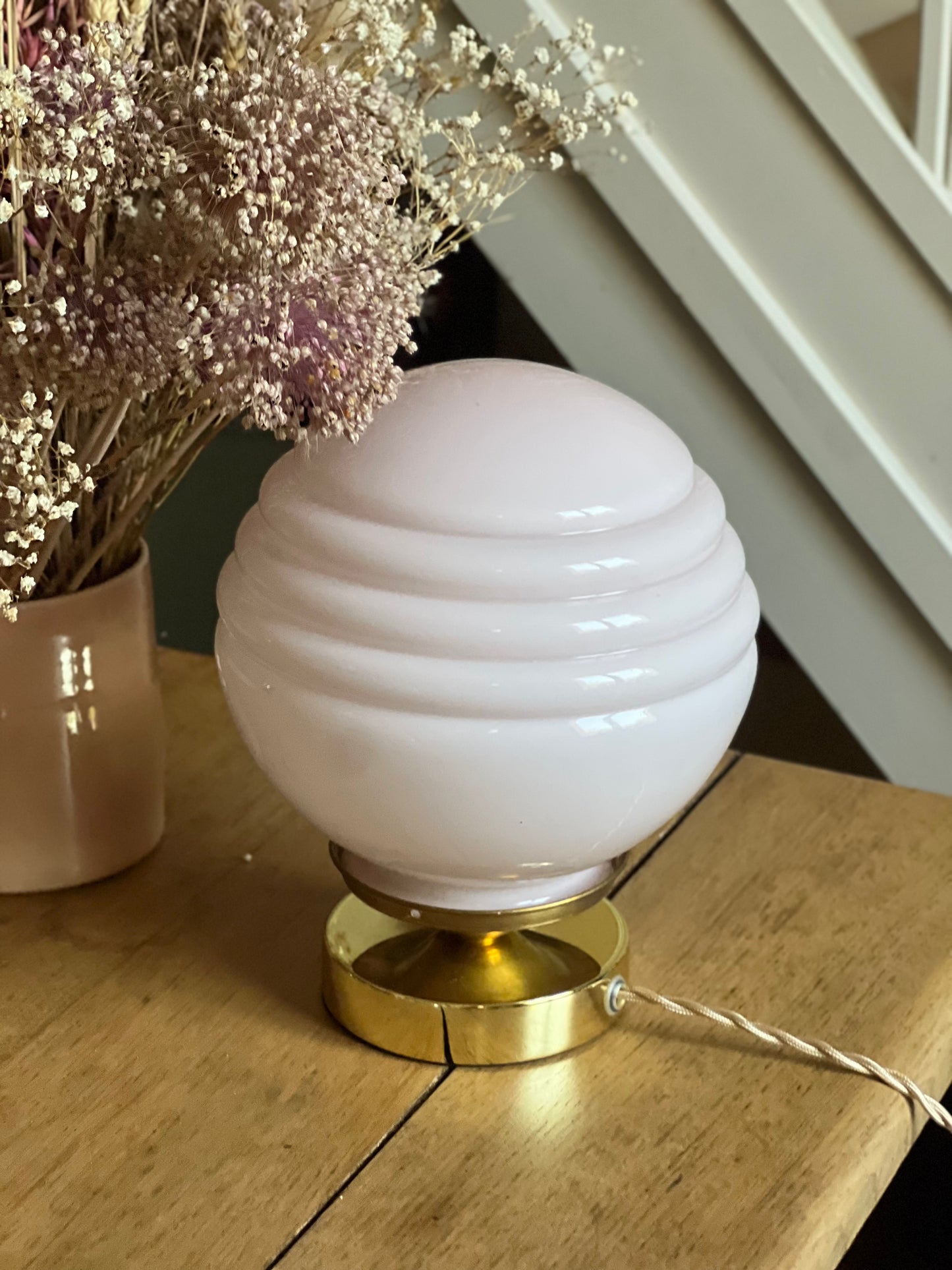 Lampe à poser, globes chiné art déco, système électrique neuf.