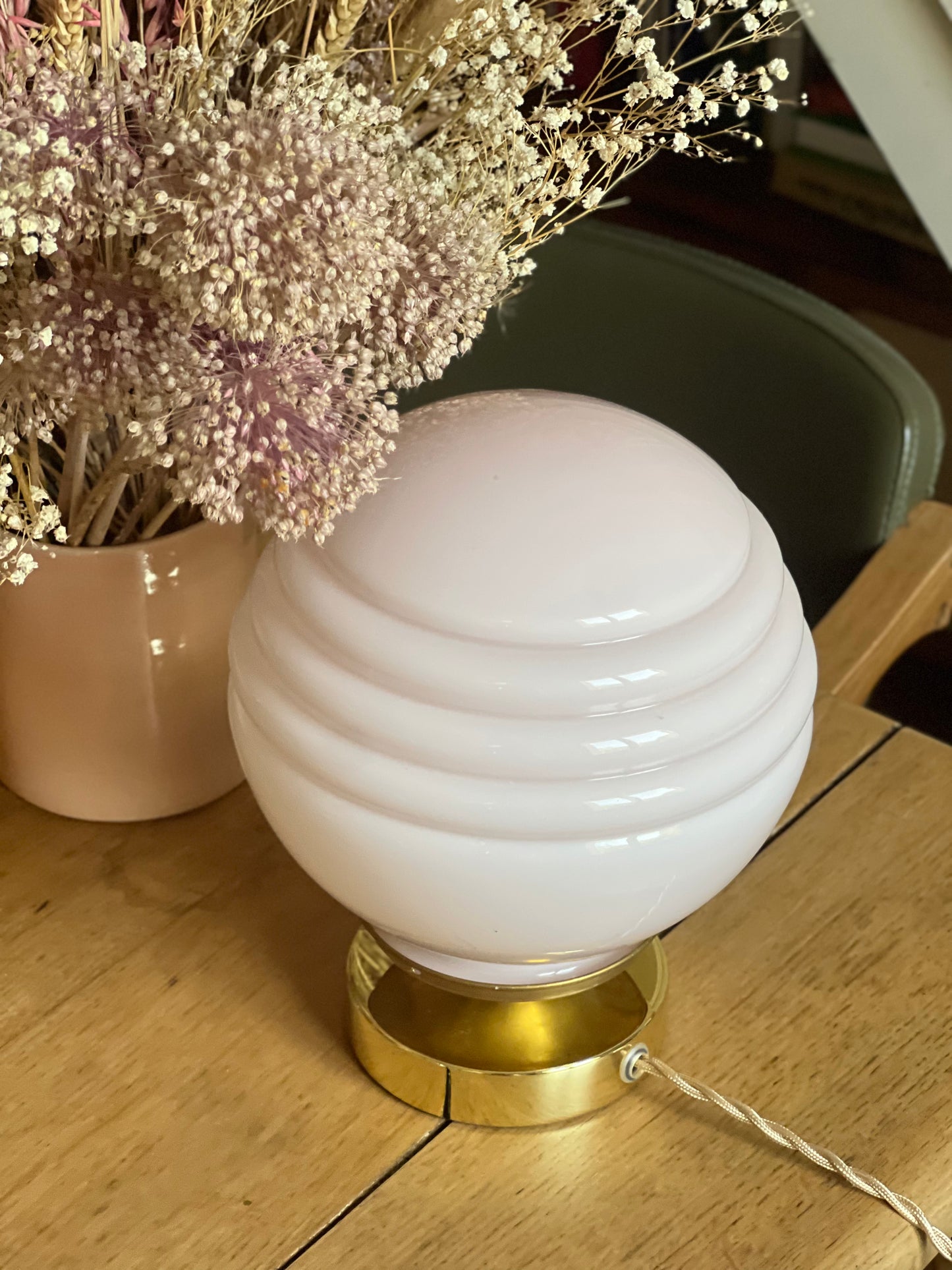 Lampe à poser, globes chiné art déco, système électrique neuf.