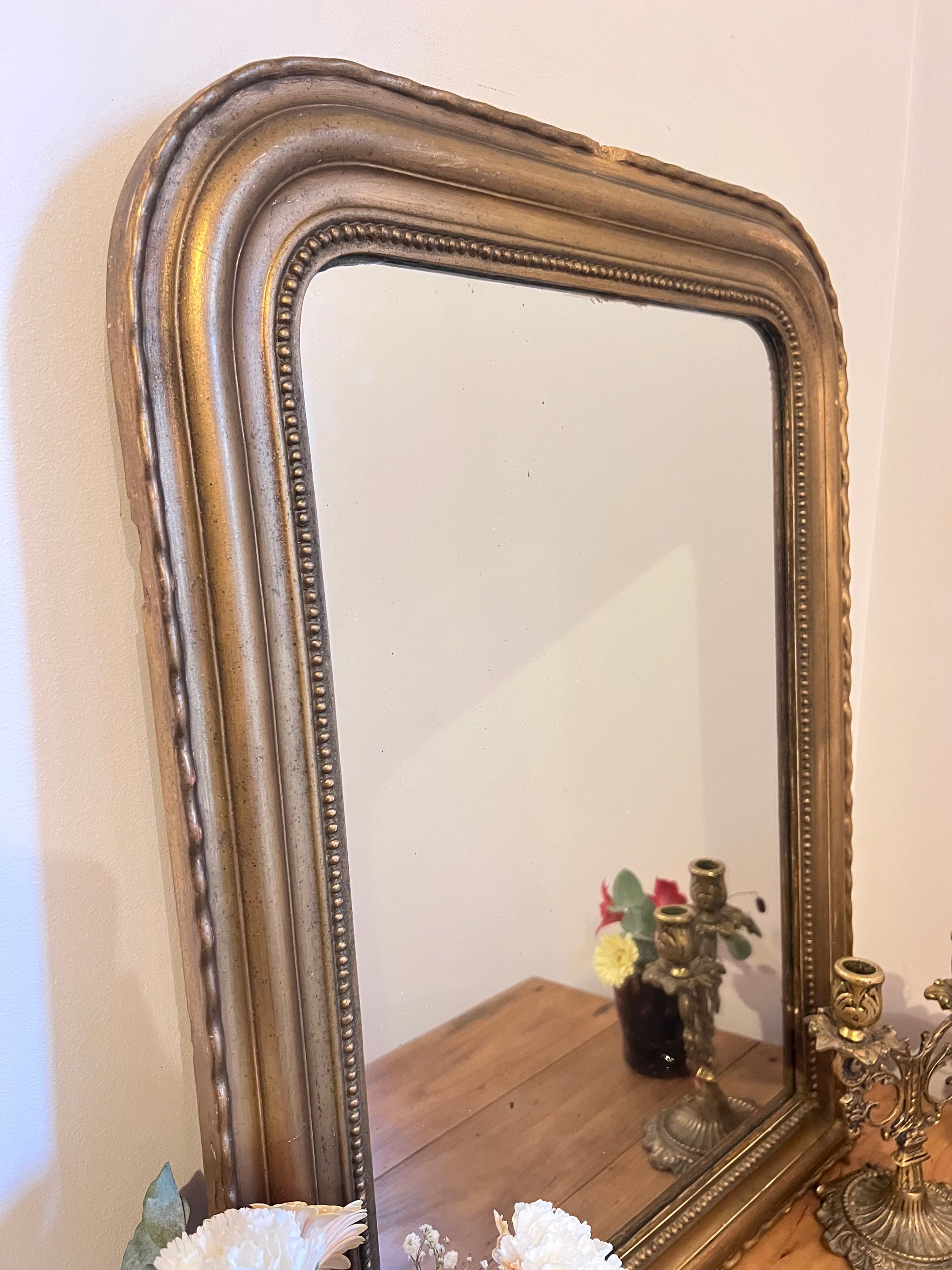 Miroir Louis Philippe, très bon état, quelques petits défauts minimes.
