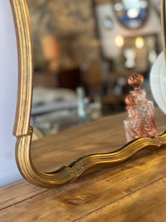 Miroir en bois doré, parfait état.