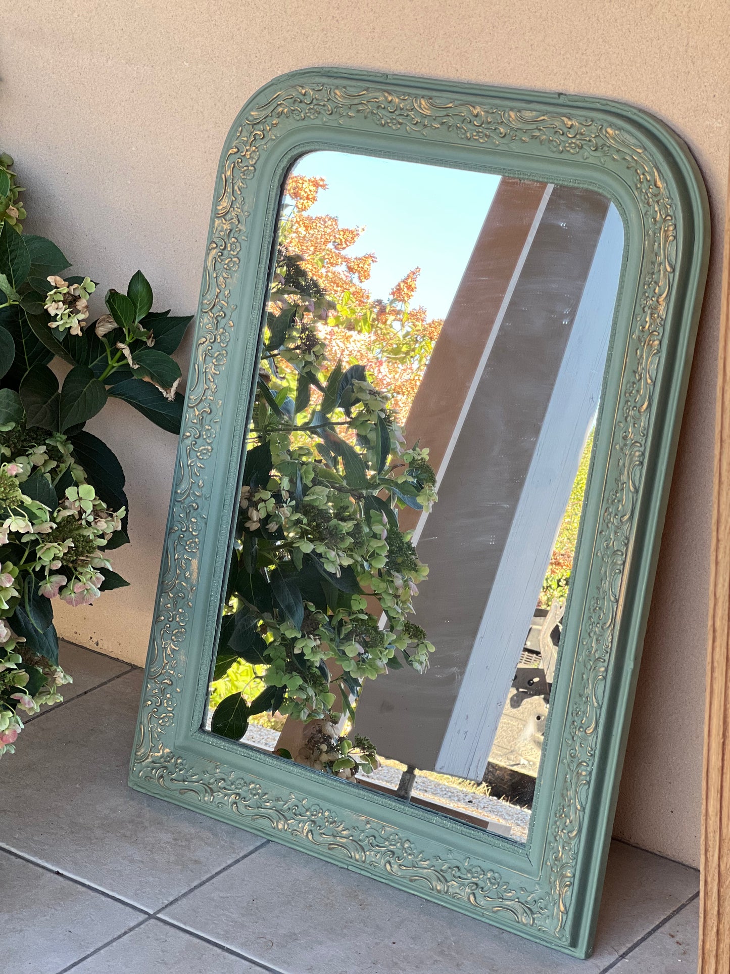 Miroir louis philippe vert et doré, très bon état général.