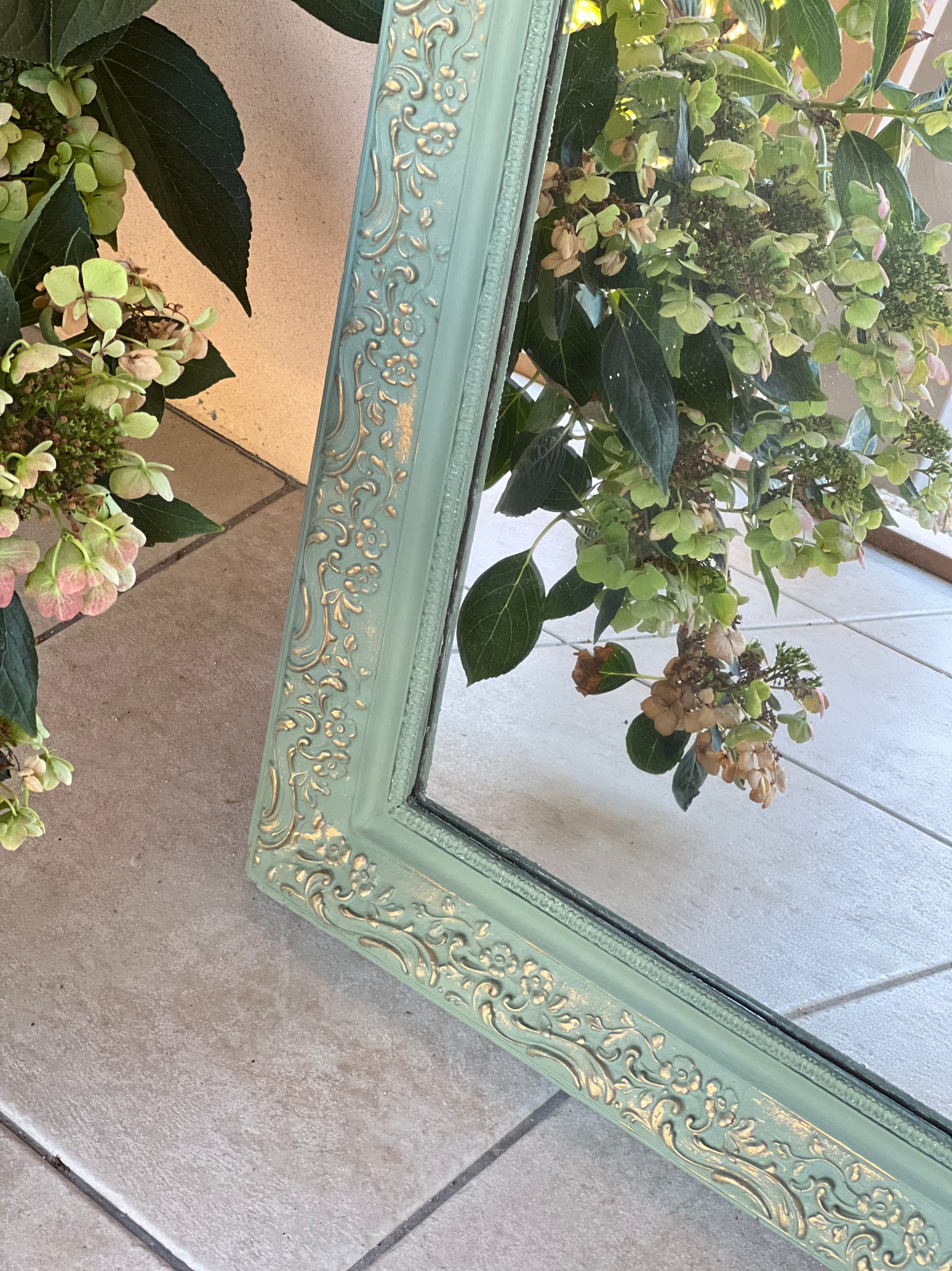 Miroir louis philippe vert et doré, très bon état général.