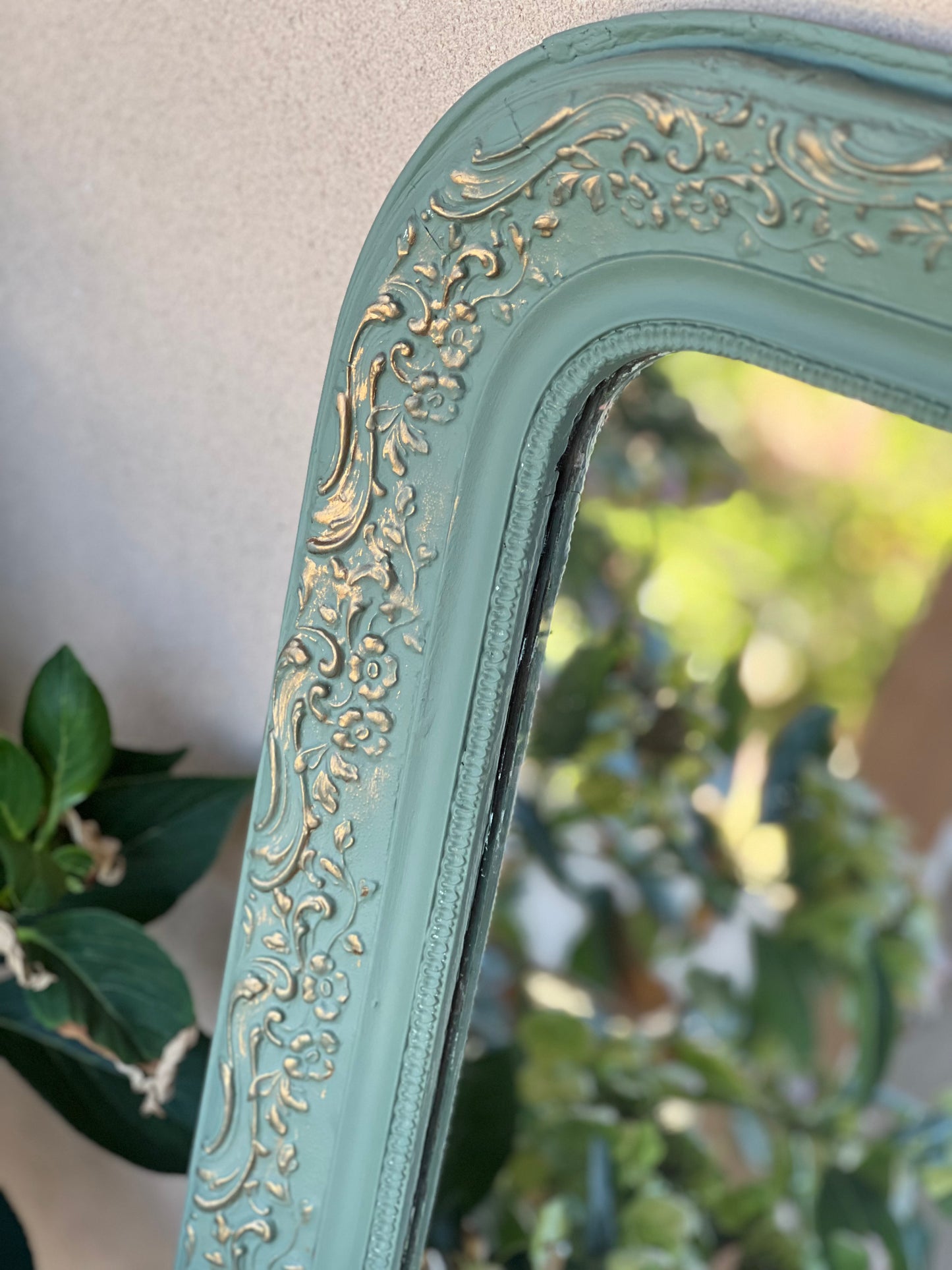 Miroir louis philippe vert et doré, très bon état général.