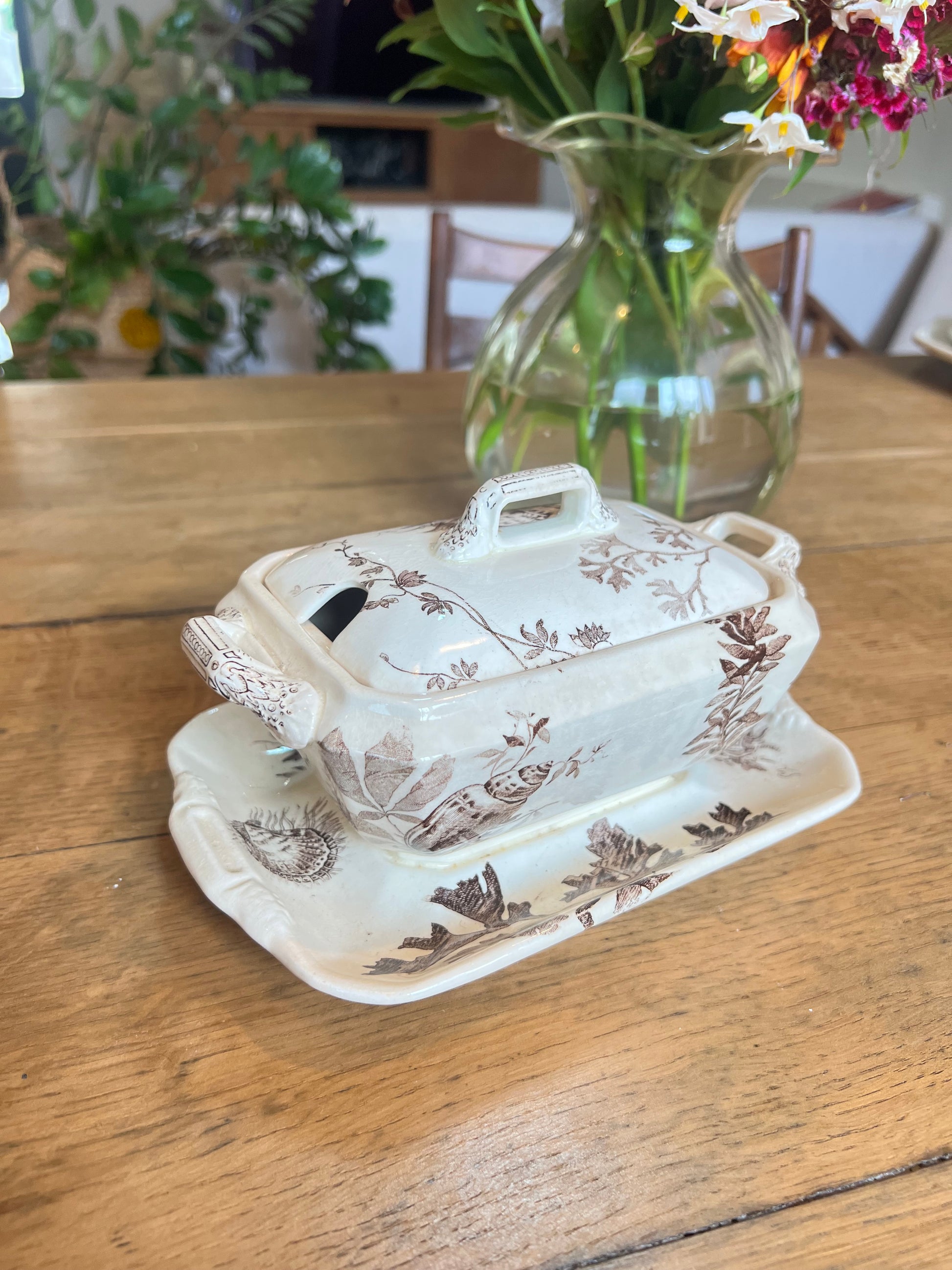 Saucière Wedgwood, anglais, modèle Neptune, en parfait état.
