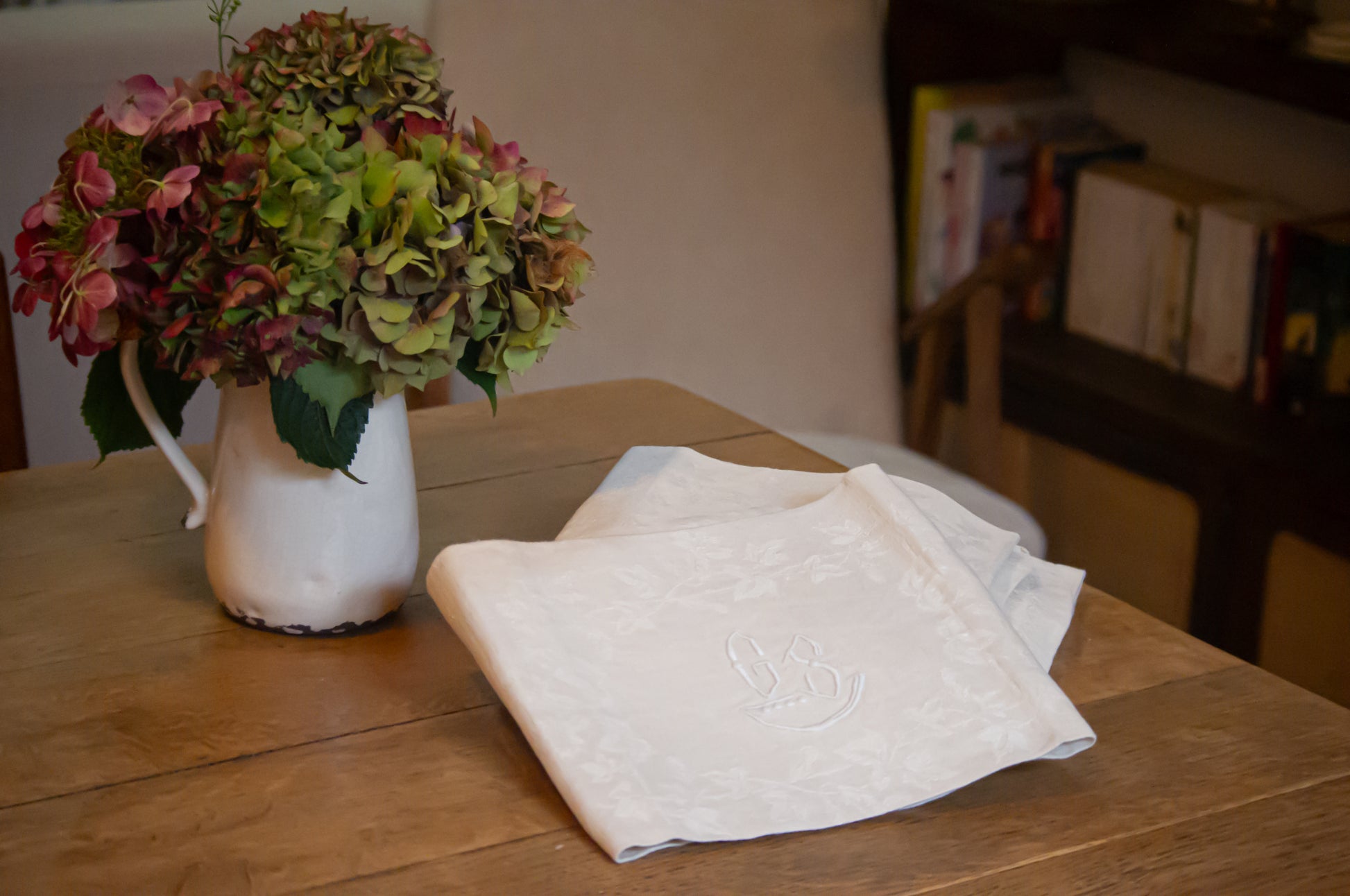 7 serviettes de table avec monogramme GS, très grandes, parfait état.