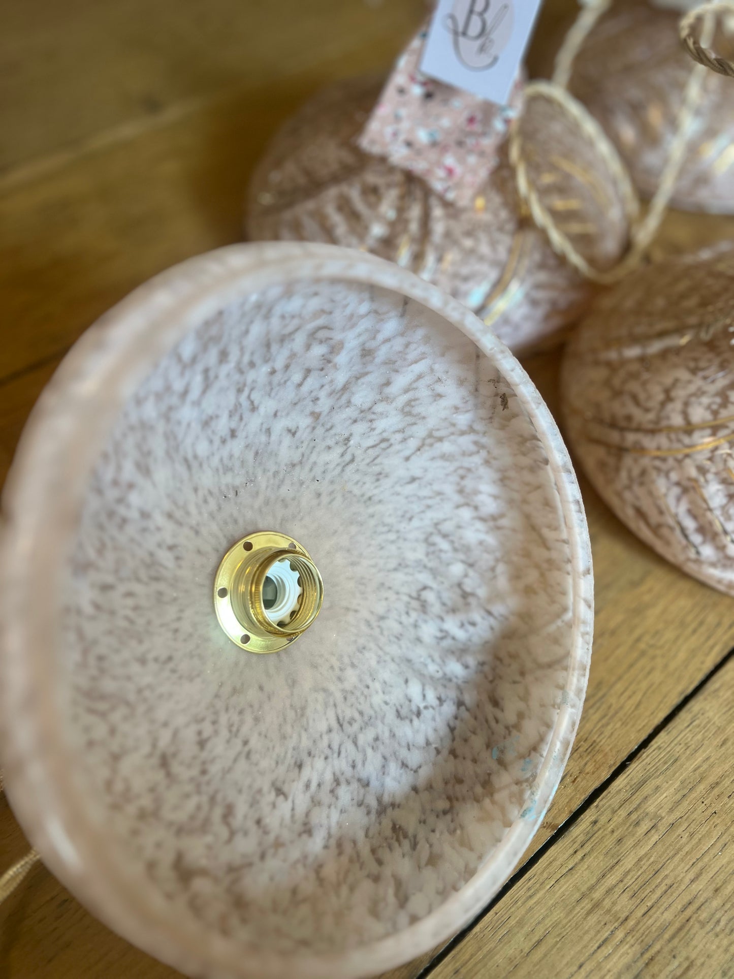 Suspensions en verre de clichy, douille e14, électricité neuve, 4 pièces disponibles.