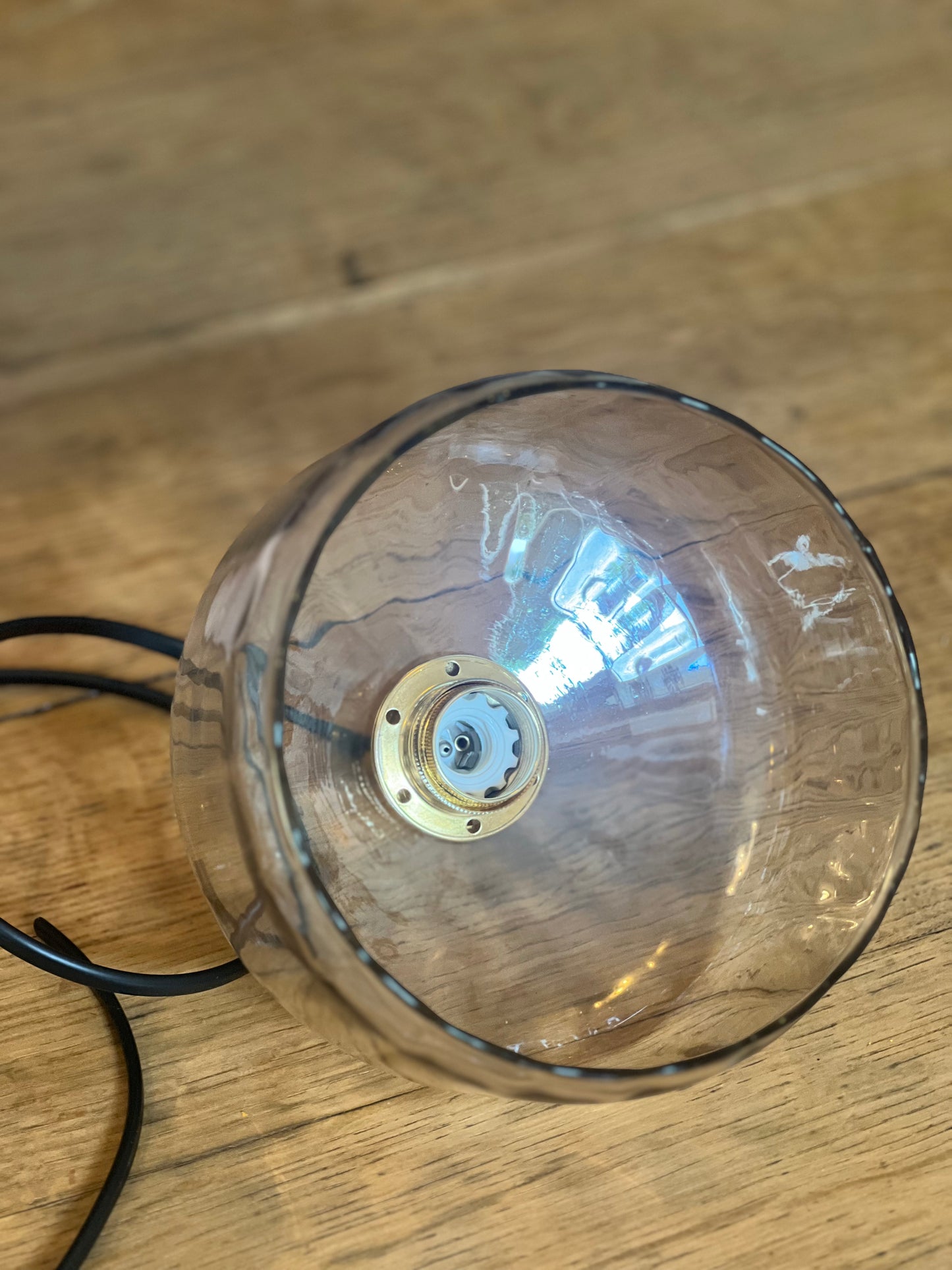 Suspensions en verre fumé, douille e14, électricité neuve.