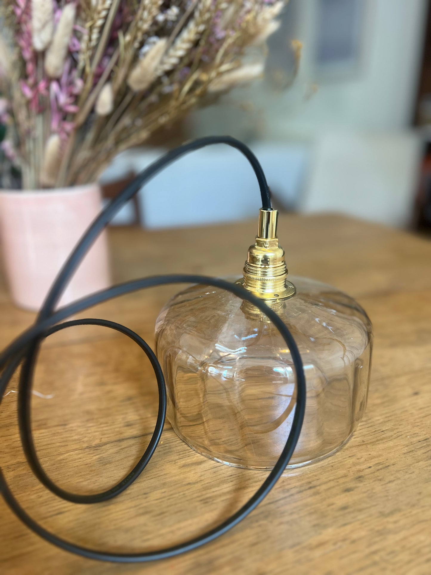 Suspensions en verre fumé, douille e14, électricité neuve.