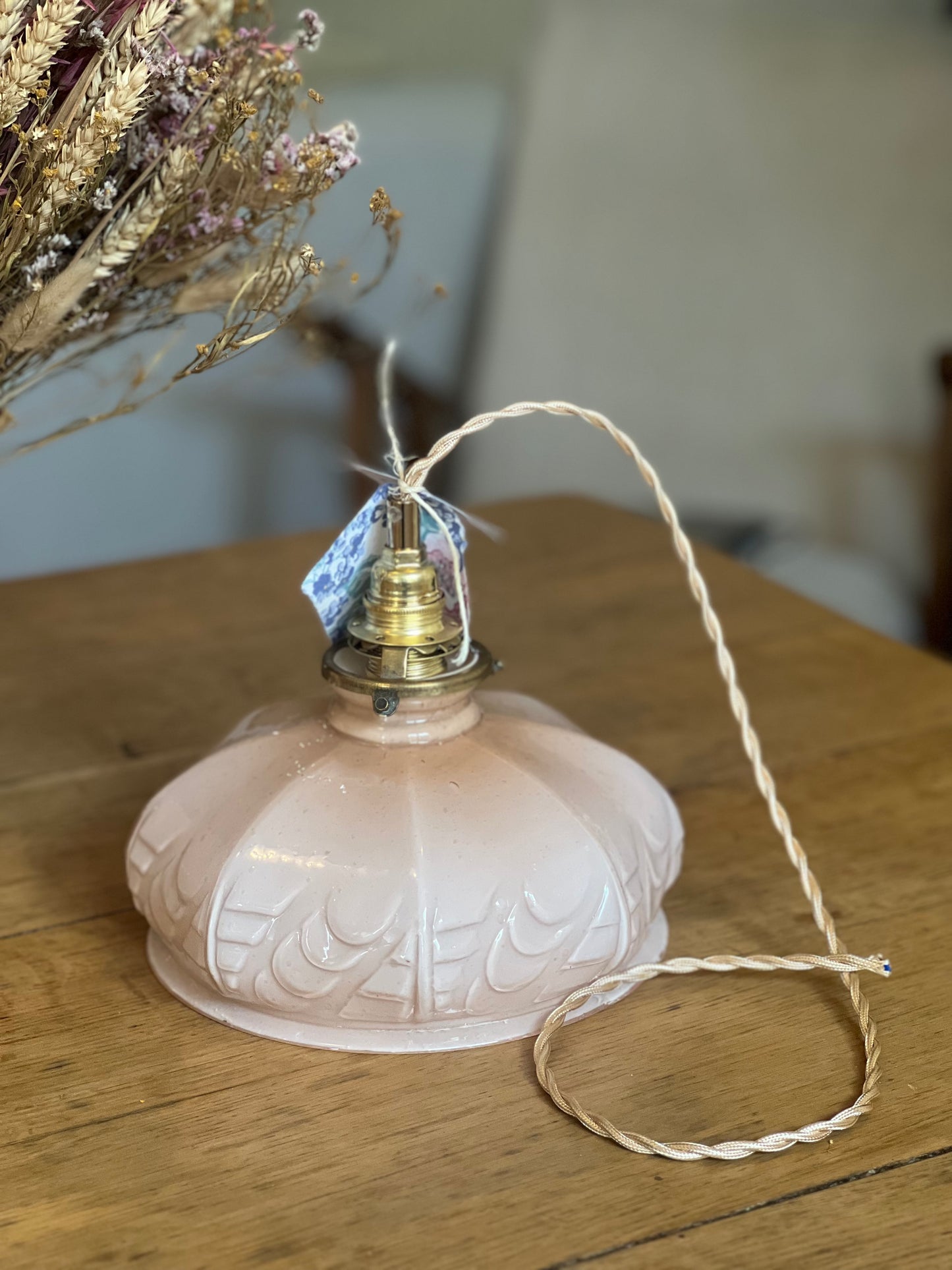 Suspensions rose, douille e14, électricité neuve.