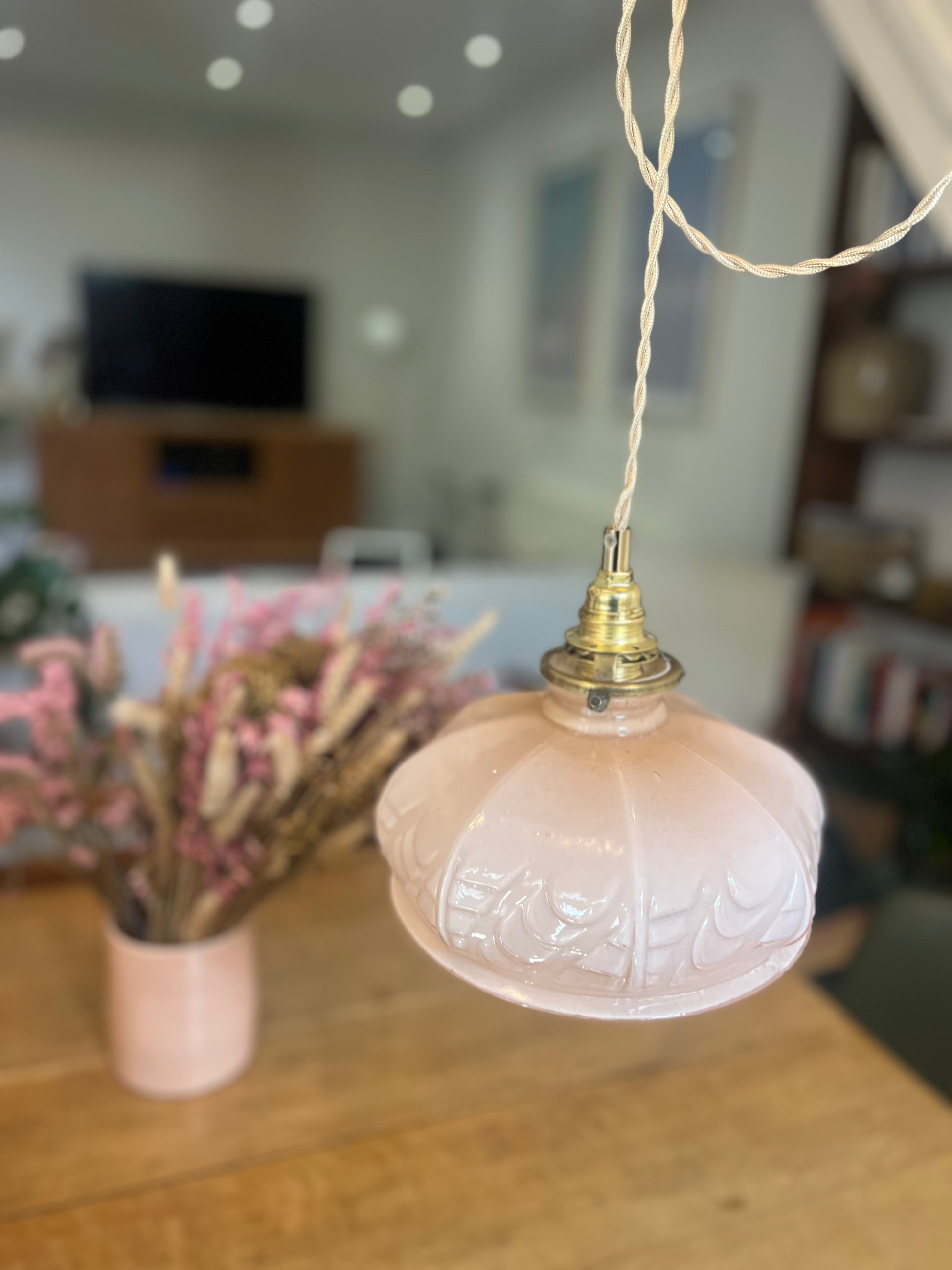 Suspensions rose, douille e14, électricité neuve.