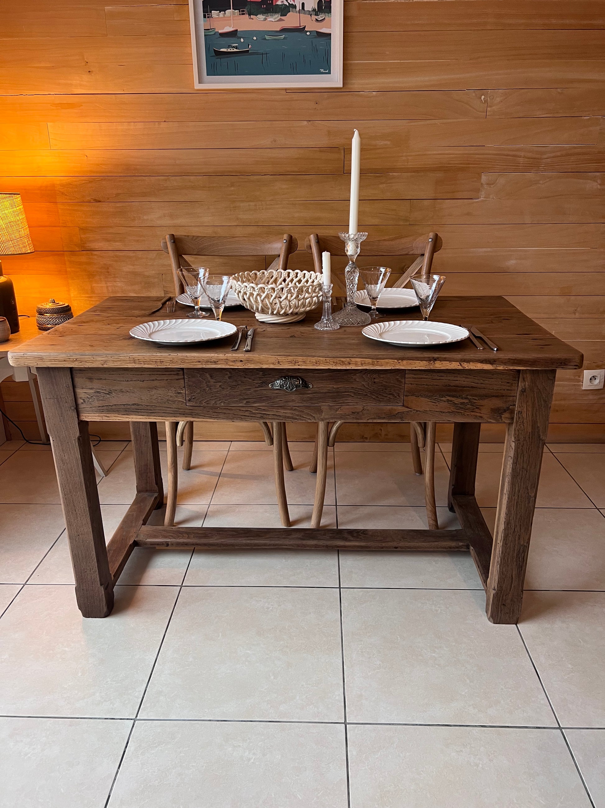 Table en chêne, pour 4 à 6 personnes, avec traverse et tiroir, super solide !